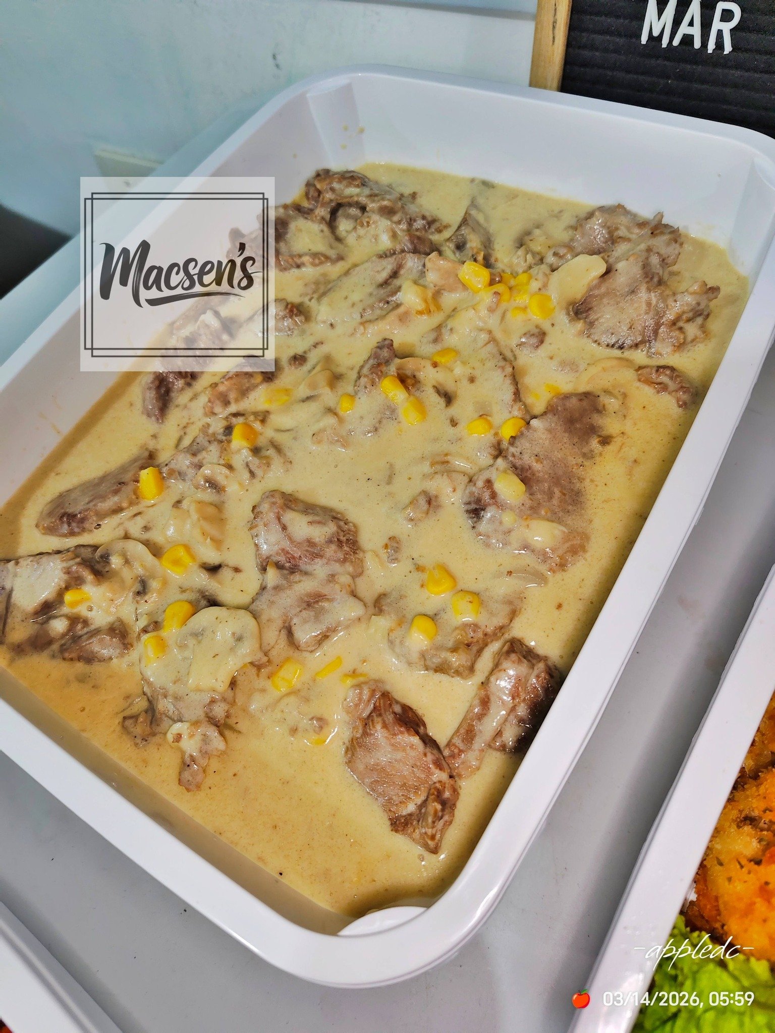 BEEF IN CREAMY MUSHROOM SAUCE PARTY TRAY