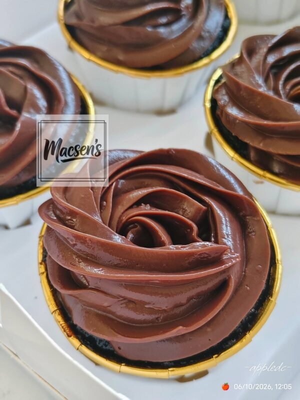 Chocomoist Cupcakes 1