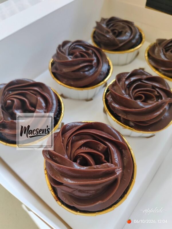 Chocomoist Cupcakes 2